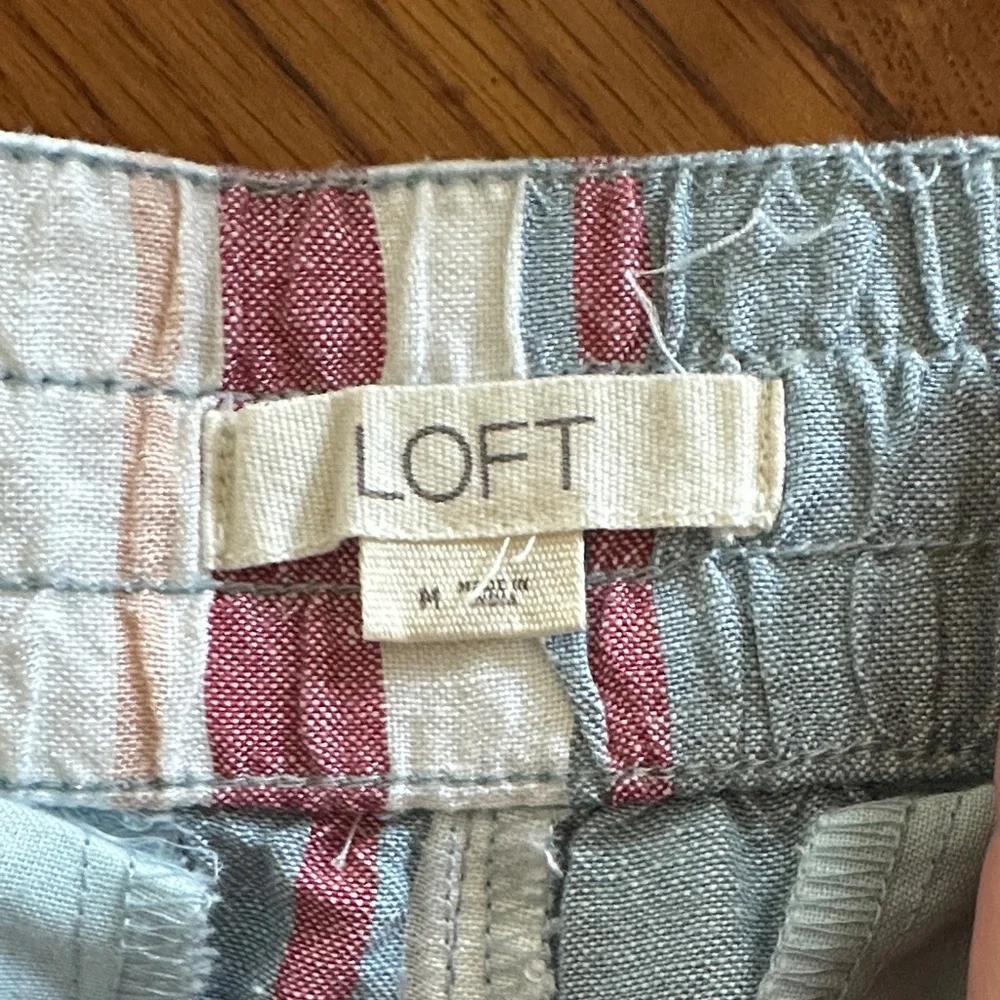 Loft Striped Tie-Waist Linen Shorts - Picture 2 of 3